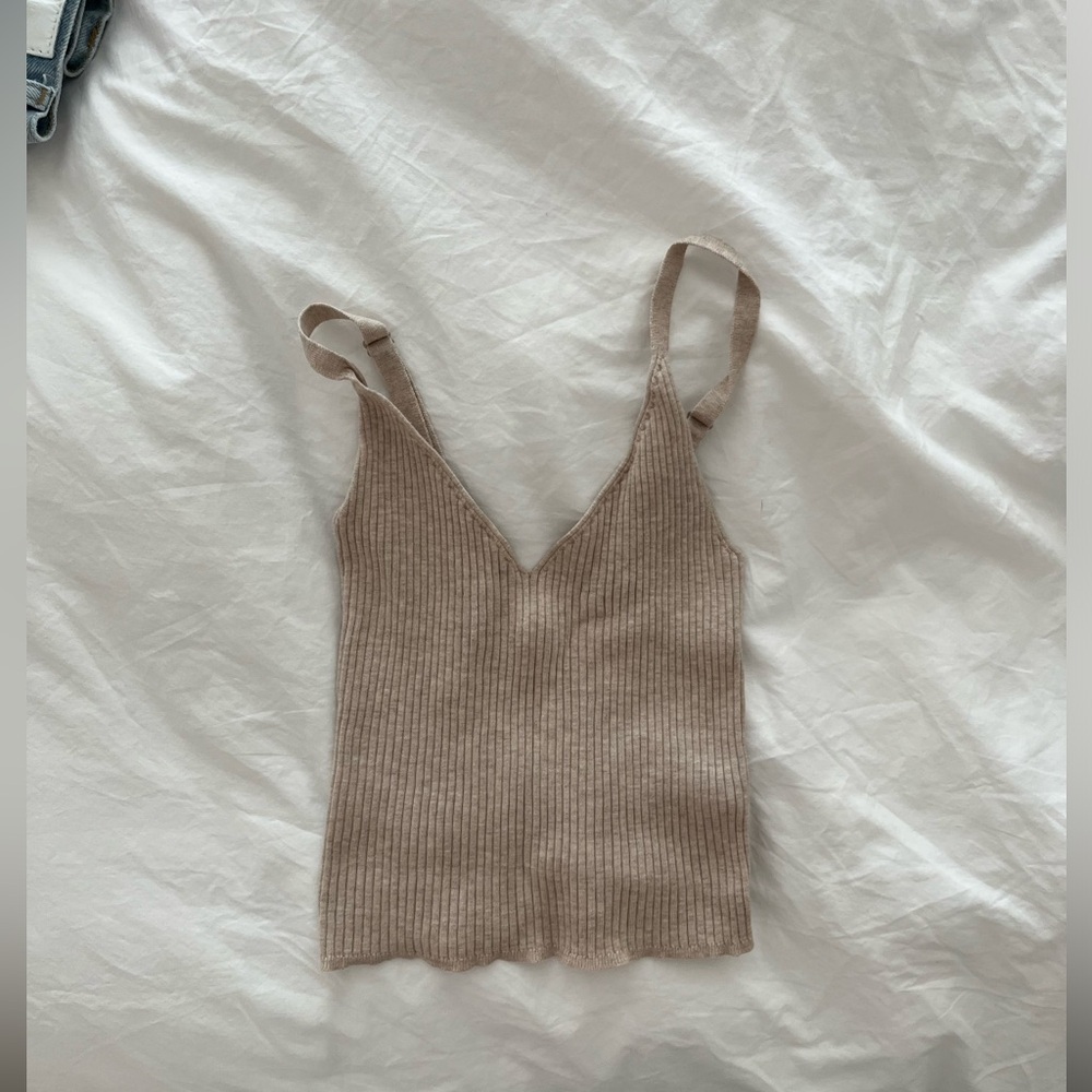 Aritzia crop top